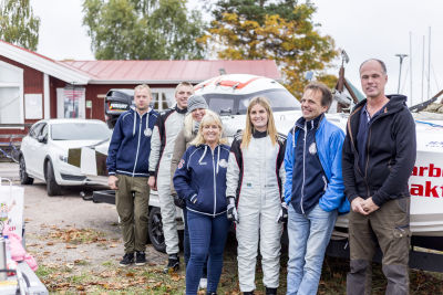 Hanna och Fredrik med familj